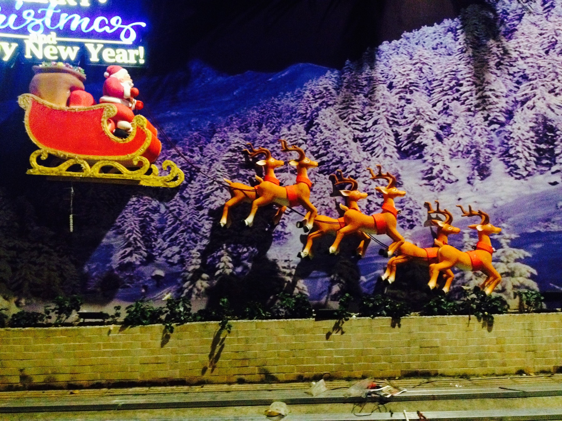 Mô hình ông già Noel và tuần lộc