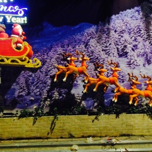 Mô hình ông già Noel và tuần lộc