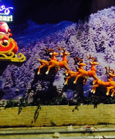 Mô hình ông già Noel và tuần lộc