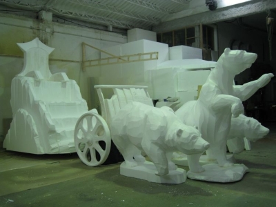 Ý nghĩa của tượng mút xốp gấu tuyết trang trí trong đêm giáng sinh