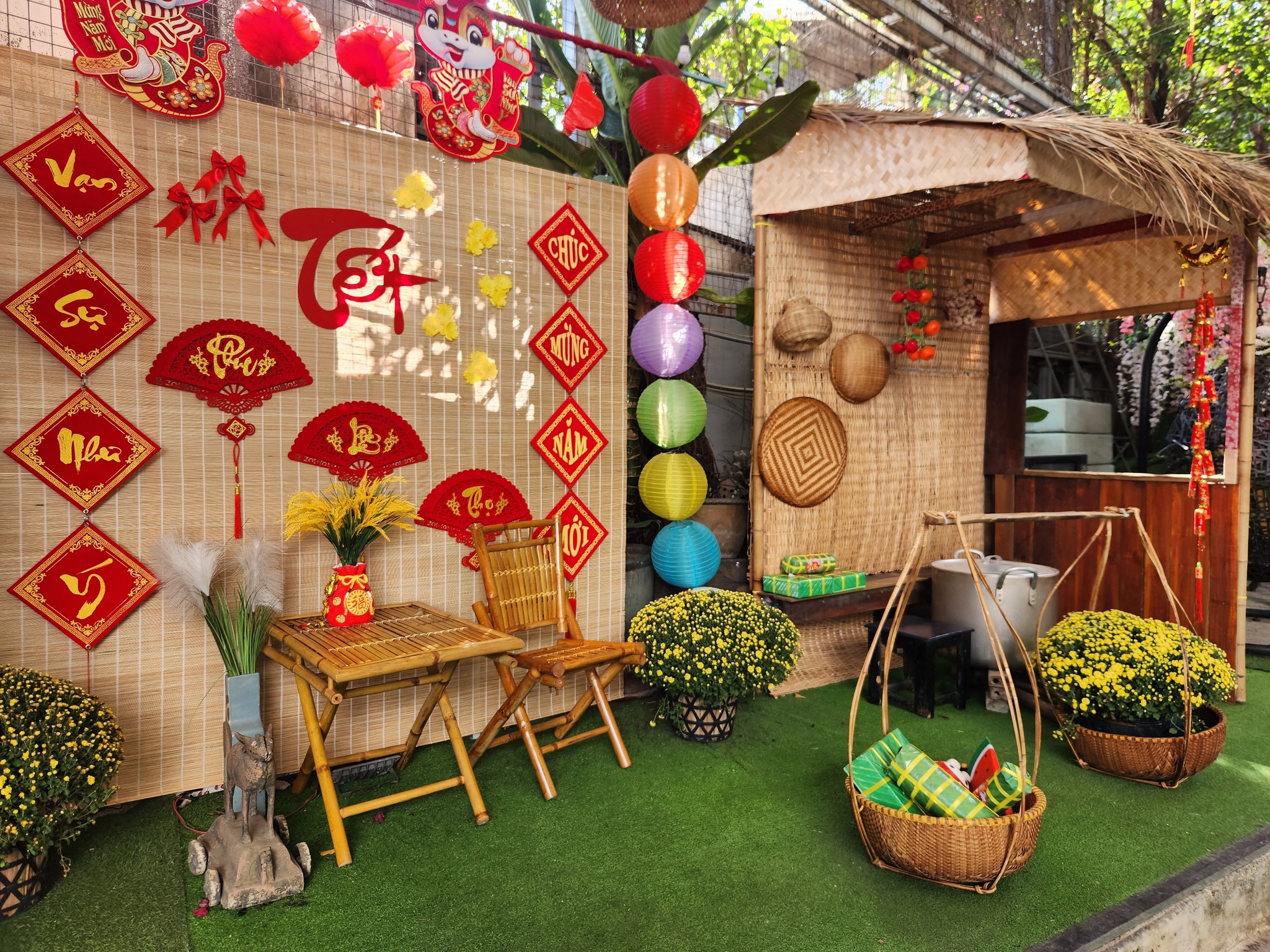 trang-tri-tieu-canh-tet-bang-mut-xop