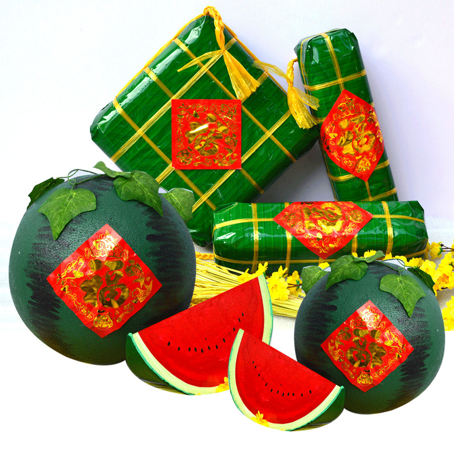 banh-chung-mo-hinh-co-lon