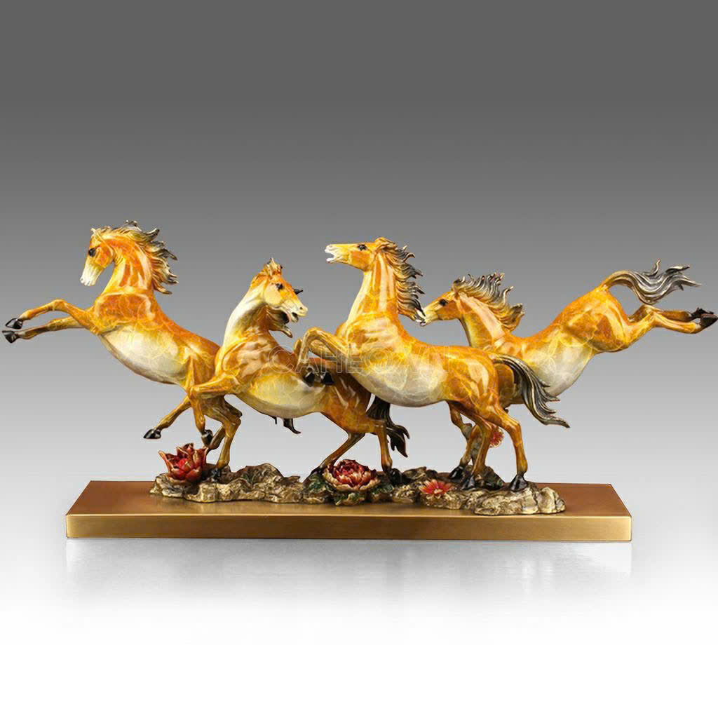 trang-tri-tet-2026-chu-de-ngua-vang