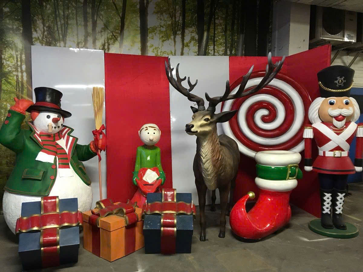 mo-hinh-mut-xop-trang-tri-noel-quan-cafe